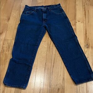 Men’s rugged wear wrangler blue jeans heavy denim 36 x 30 worn few times